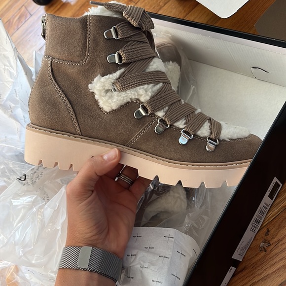 NIB Dolce Vita Pacen Faux Suede Winter Ankle Boots Sage Suede Size 8 - Picture 6 of 7